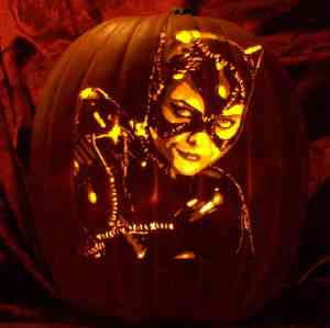 Illustration for article titled Incredible but Real: Science Fiction and Fantasy Pumpkin Carvings!